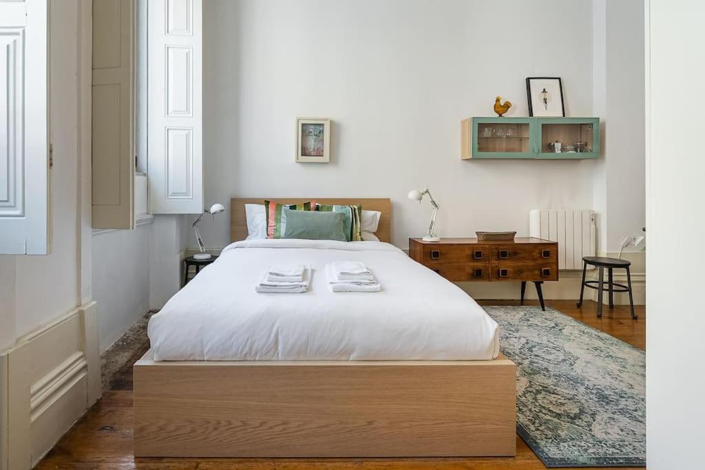 Lovely Studio In Campanha Apartment Porto Luaran gambar